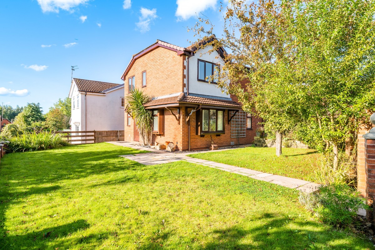 Images for Hunts Field, Clayton le Woods