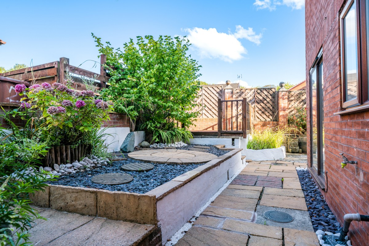 Images for Hunts Field, Clayton le Woods