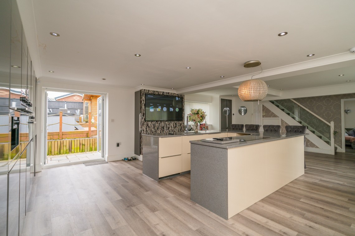 Images for Eastleigh, Skelmersdale