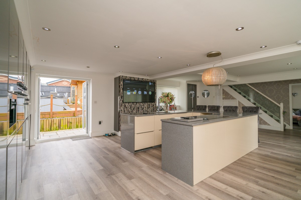 Images for Eastleigh, Skelmersdale