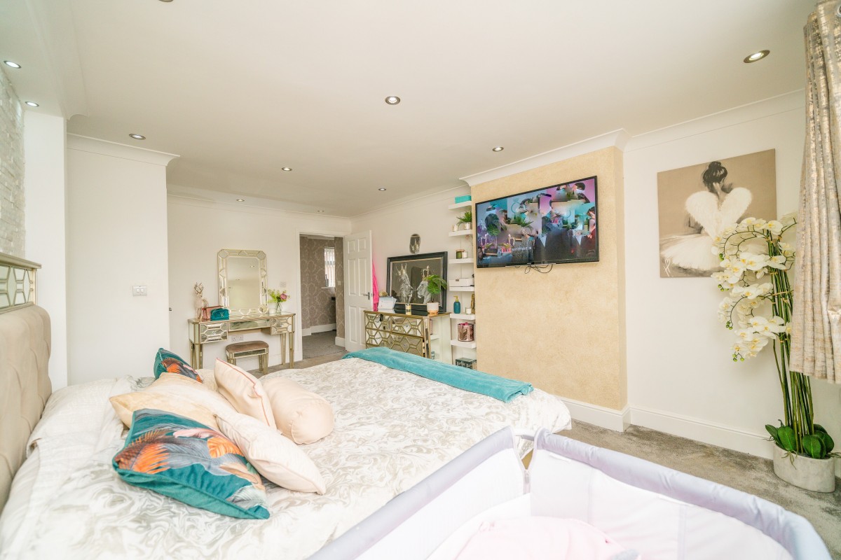 Images for Eastleigh, Skelmersdale