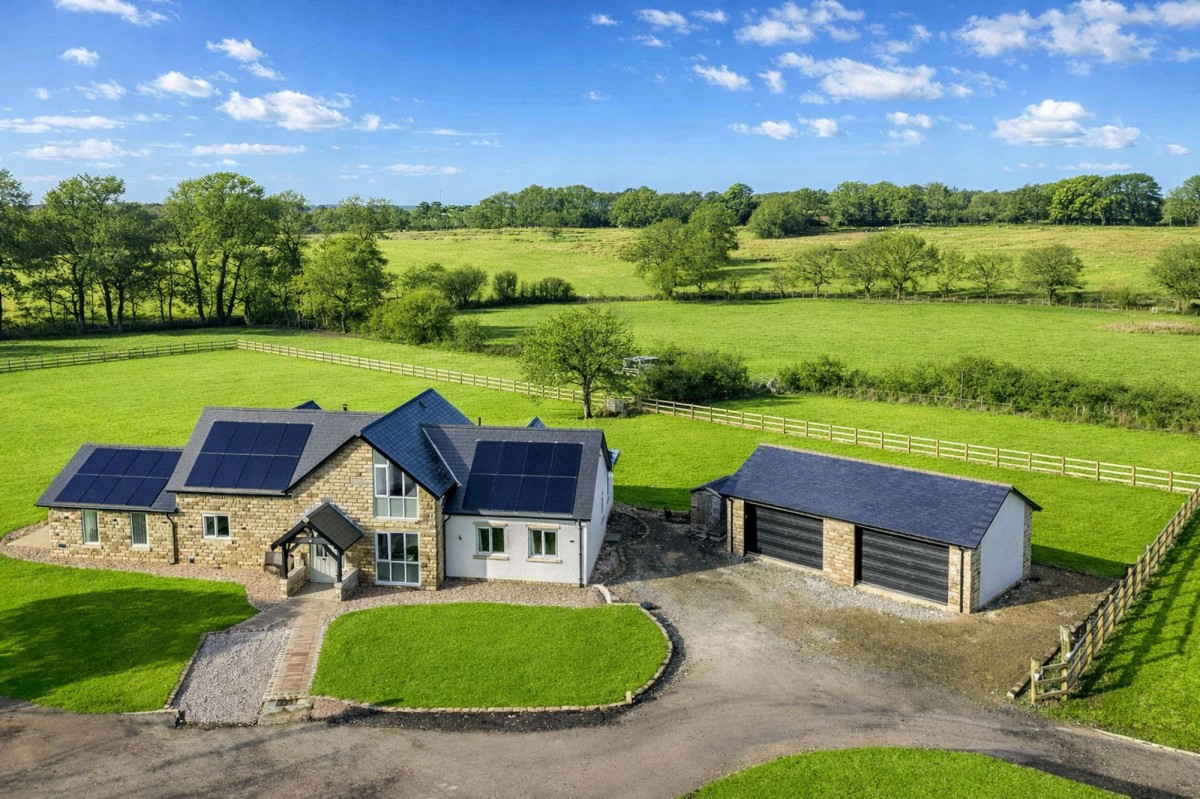 Images for Delph Lane, Charnock Richard, PR7