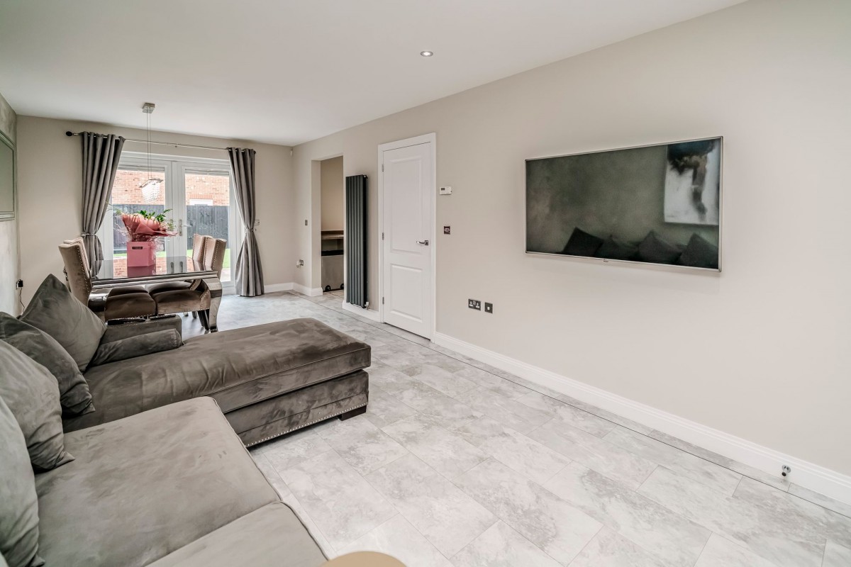 Images for Shaw Green Crescent, Euxton, PR7