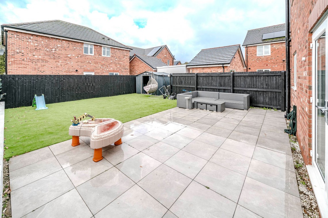 Images for Shaw Green Crescent, Euxton, PR7