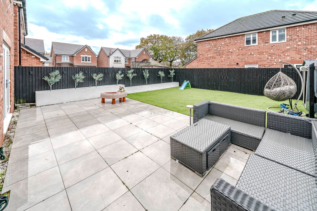 Images for Shaw Green Crescent, Euxton, PR7