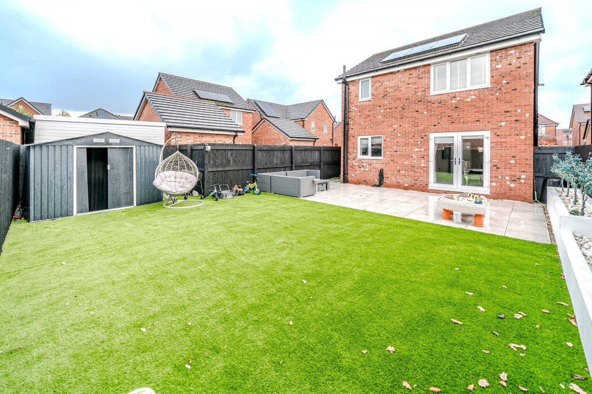 Images for Shaw Green Crescent, Euxton, PR7