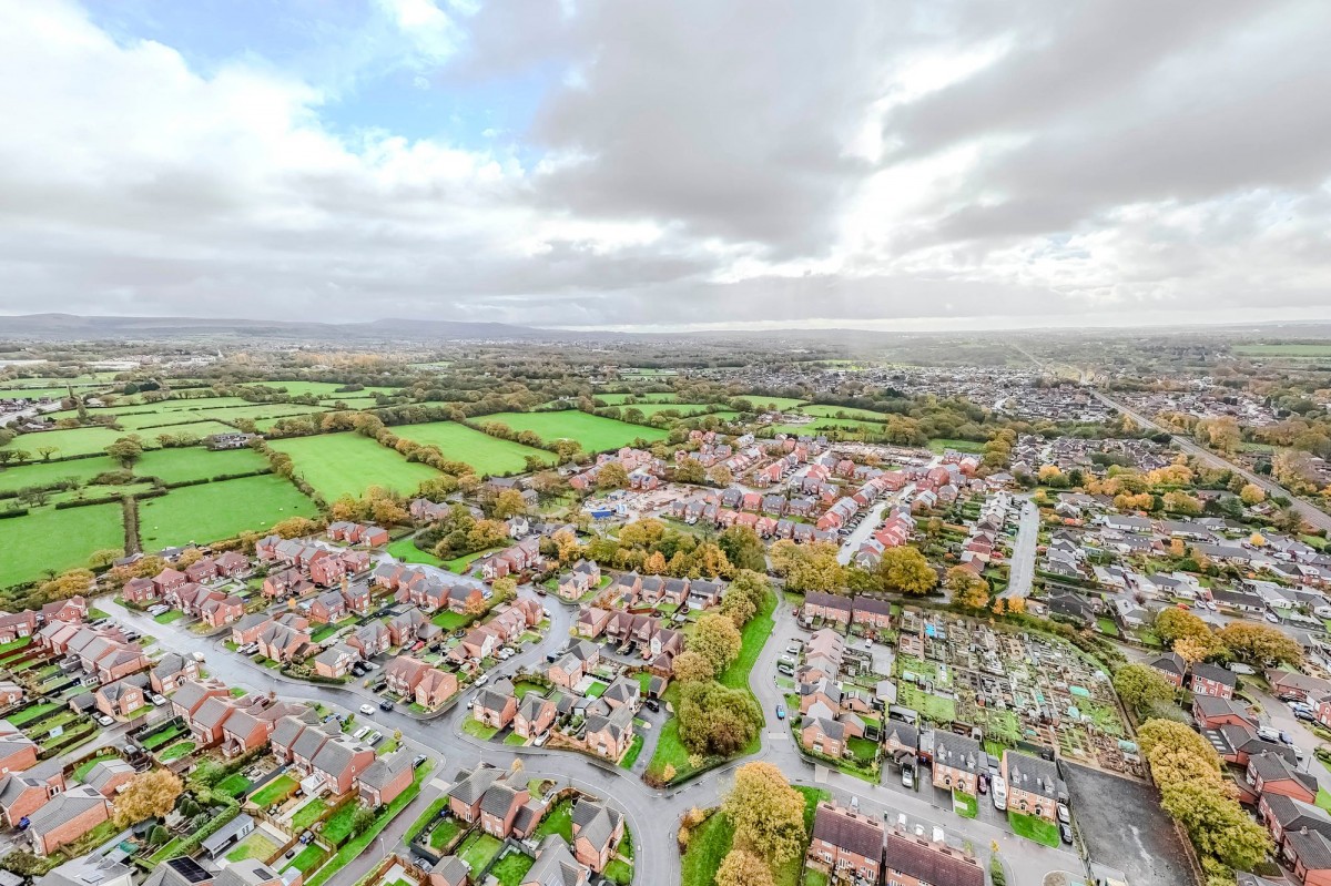 Images for Shaw Green Crescent, Euxton, PR7