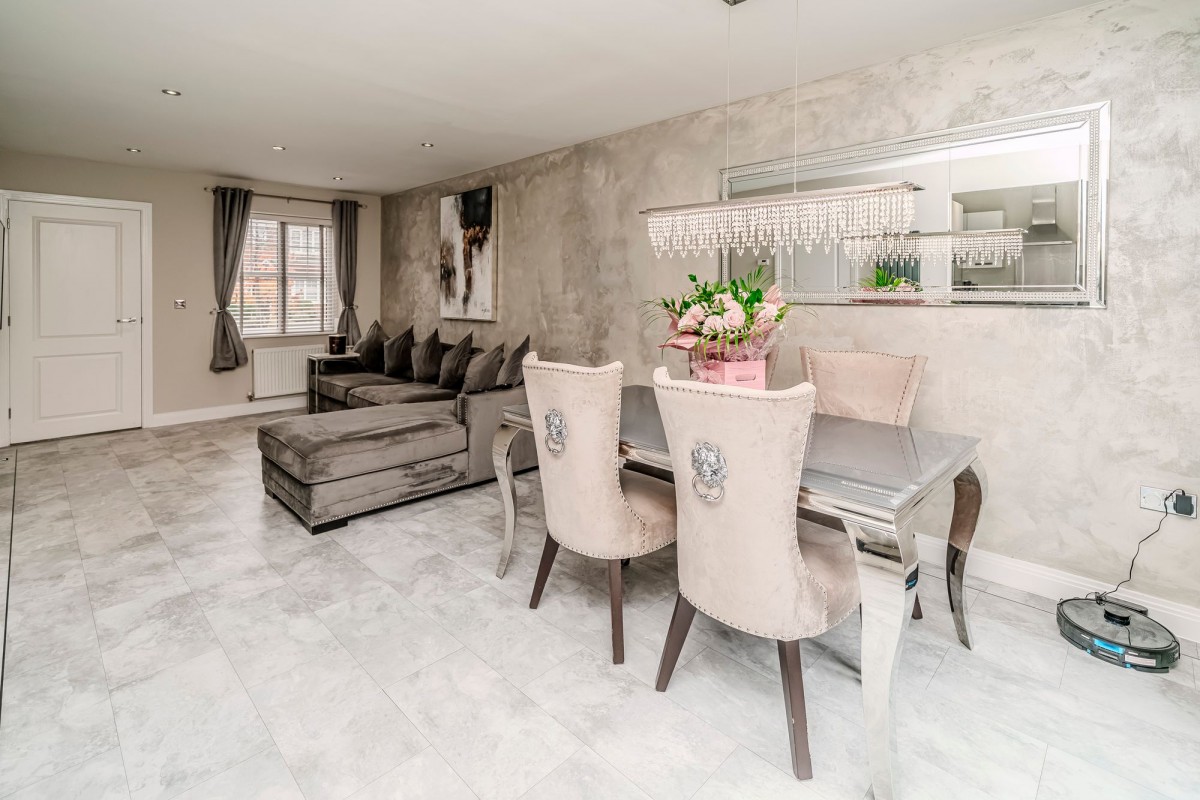 Images for Shaw Green Crescent, Euxton, PR7