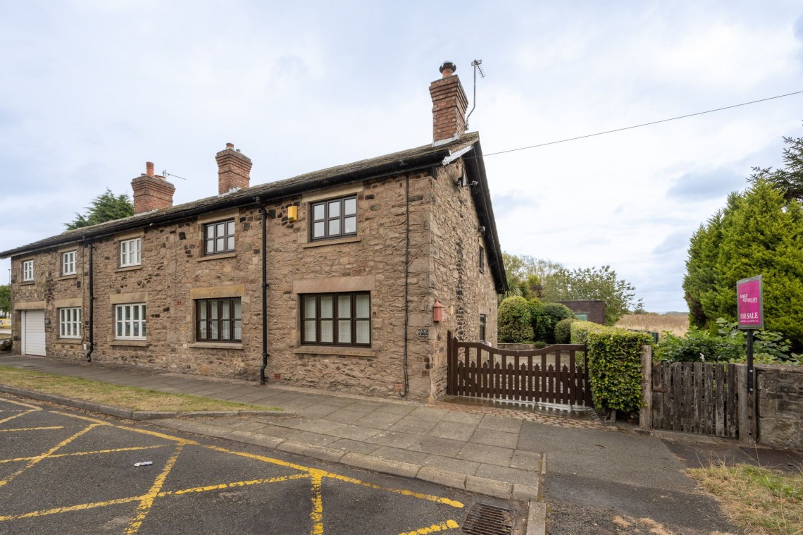 Images for Four Lane Ends, Bickerstaffe, L39