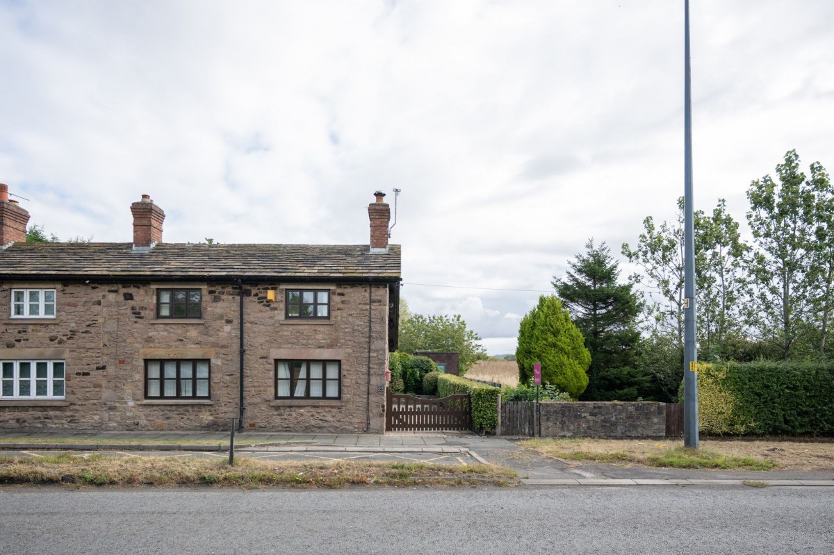 Images for Four Lane Ends, Bickerstaffe, L39