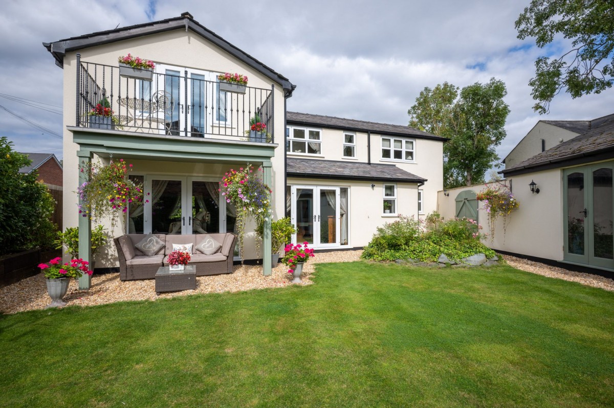 Images for The Gravel, Mere Brow, PR4