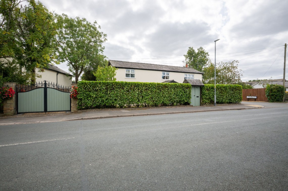 Images for The Gravel, Mere Brow, PR4