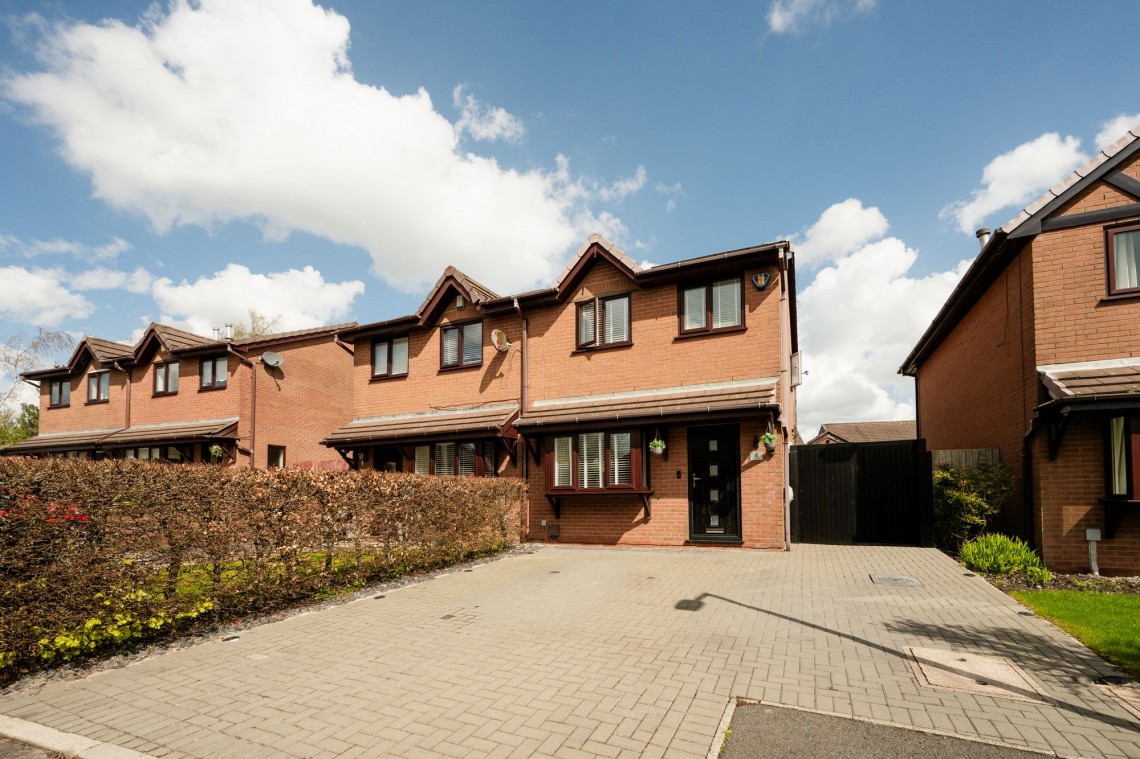 Images for Moss Nook, Aughton, L39