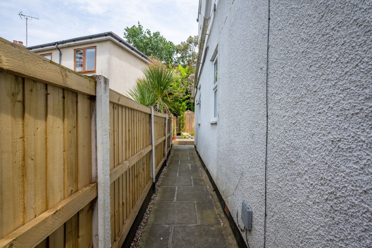 Images for 12 Winifred Lane, Aughton, L39