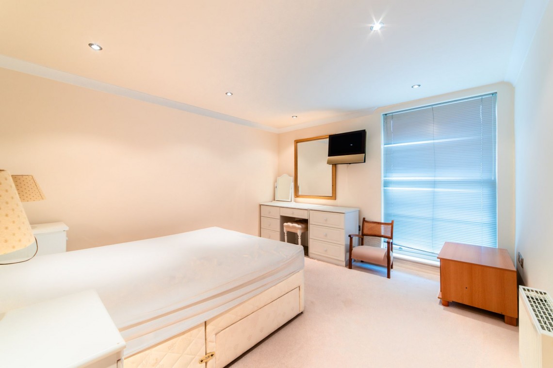 Images for Marine Gates, Promenade, PR9