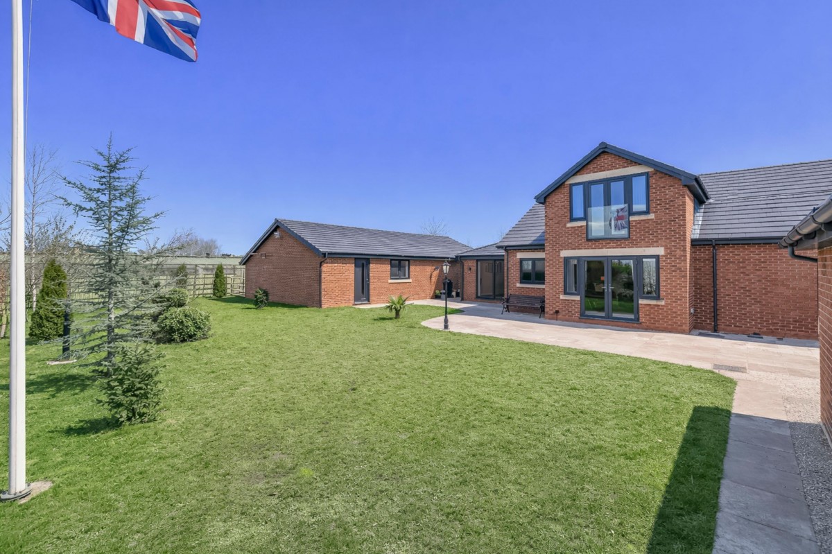 Images for Gill Lane, Longton, PR4