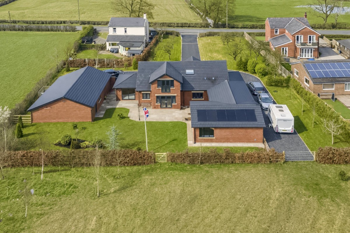 Images for Gill Lane, Longton, PR4